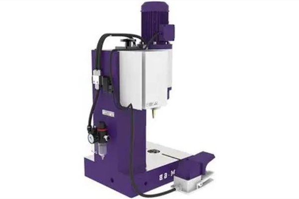 鉚頭不轉(zhuǎn)？可能使用的是徑向鉚接機(jī)！ 圖1