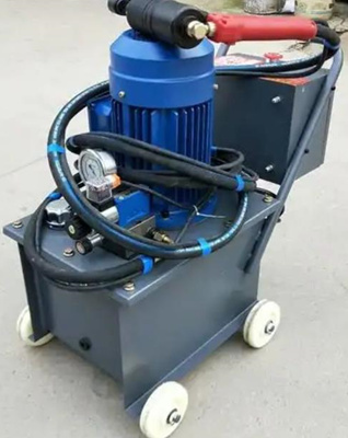 如何確保液壓鉚接機(jī)的鉚接質(zhì)量？先選對(duì)設(shè)備！